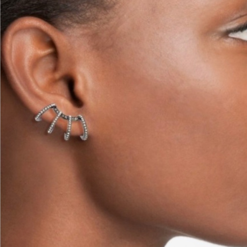Nadri ear cuff like new